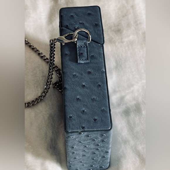 Snob Essentials Jewel Box Crossbody Purse Blue Ostrich NWOT UNIQUE AND RARE - Picture 6 of 12